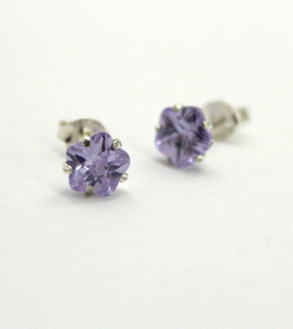 Ezüst fülbevaló lila virág kristály